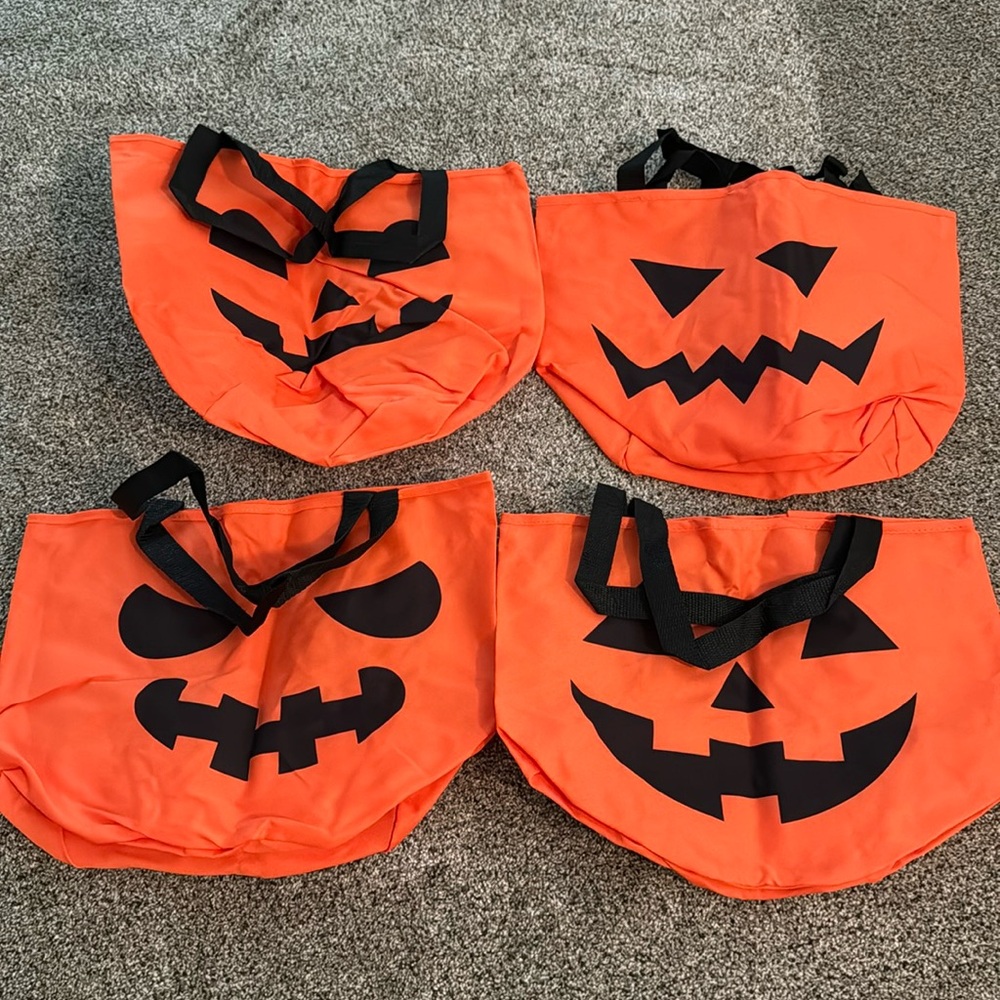 New 4 pumpkin bucket bags size 9” in diameter